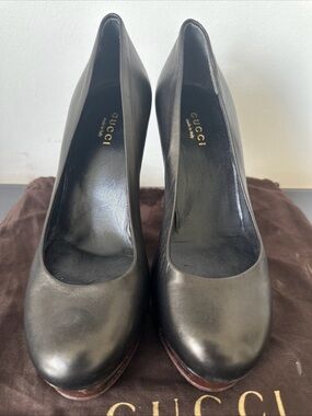 Gucci Black Leather Platform Pumps